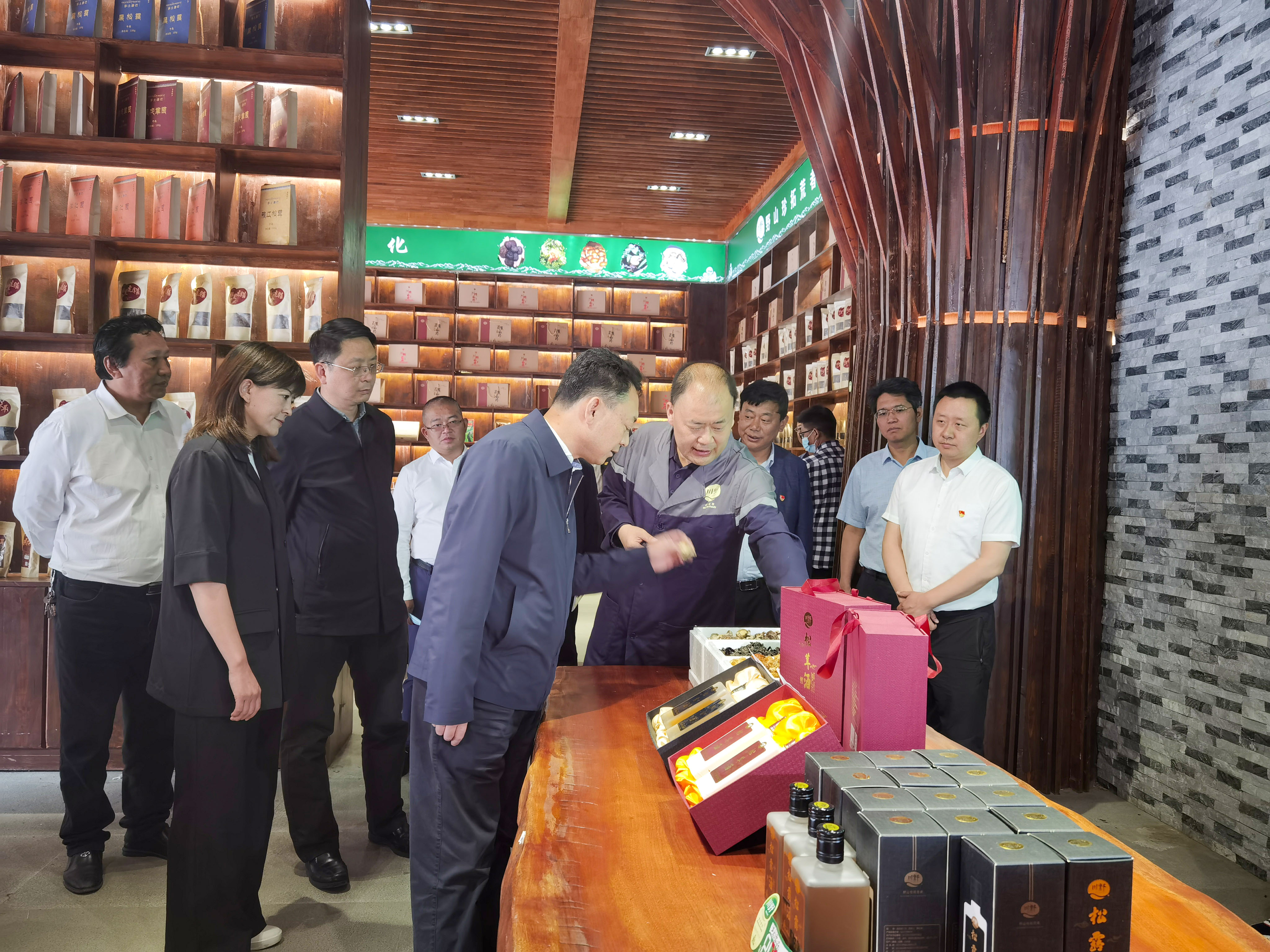 5f2eb8e6a67f5372a9e87982a69f7fae.jpg 13061622184020_.pic_hd-1.jpg